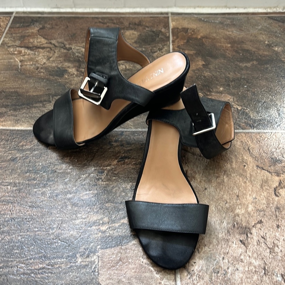 Nine West low heeled sandal